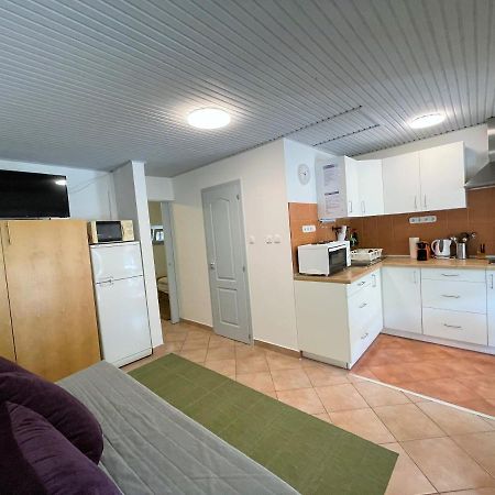 Ferienwohnung Iker Nyaralo Balatonfenyves Exterior foto
