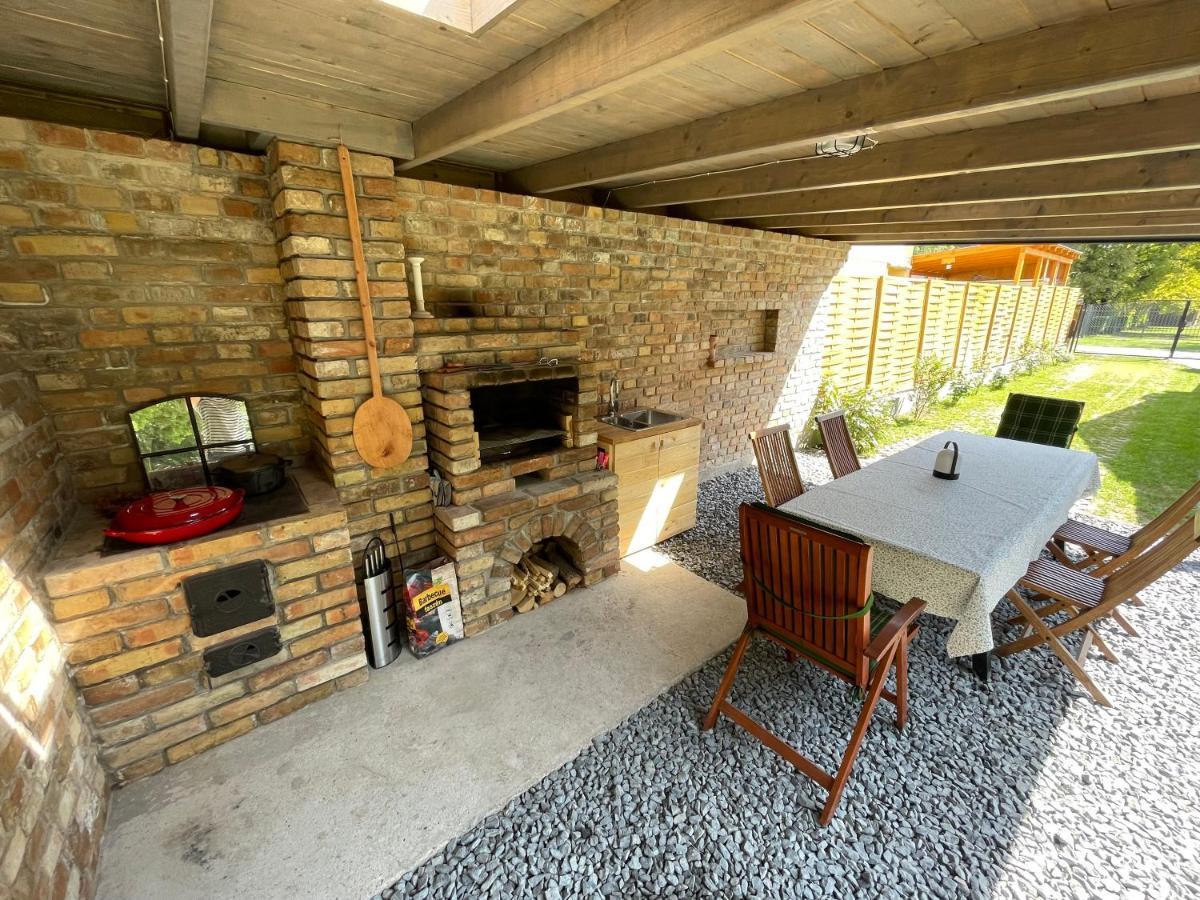 Ferienwohnung Iker Nyaralo Balatonfenyves Exterior foto