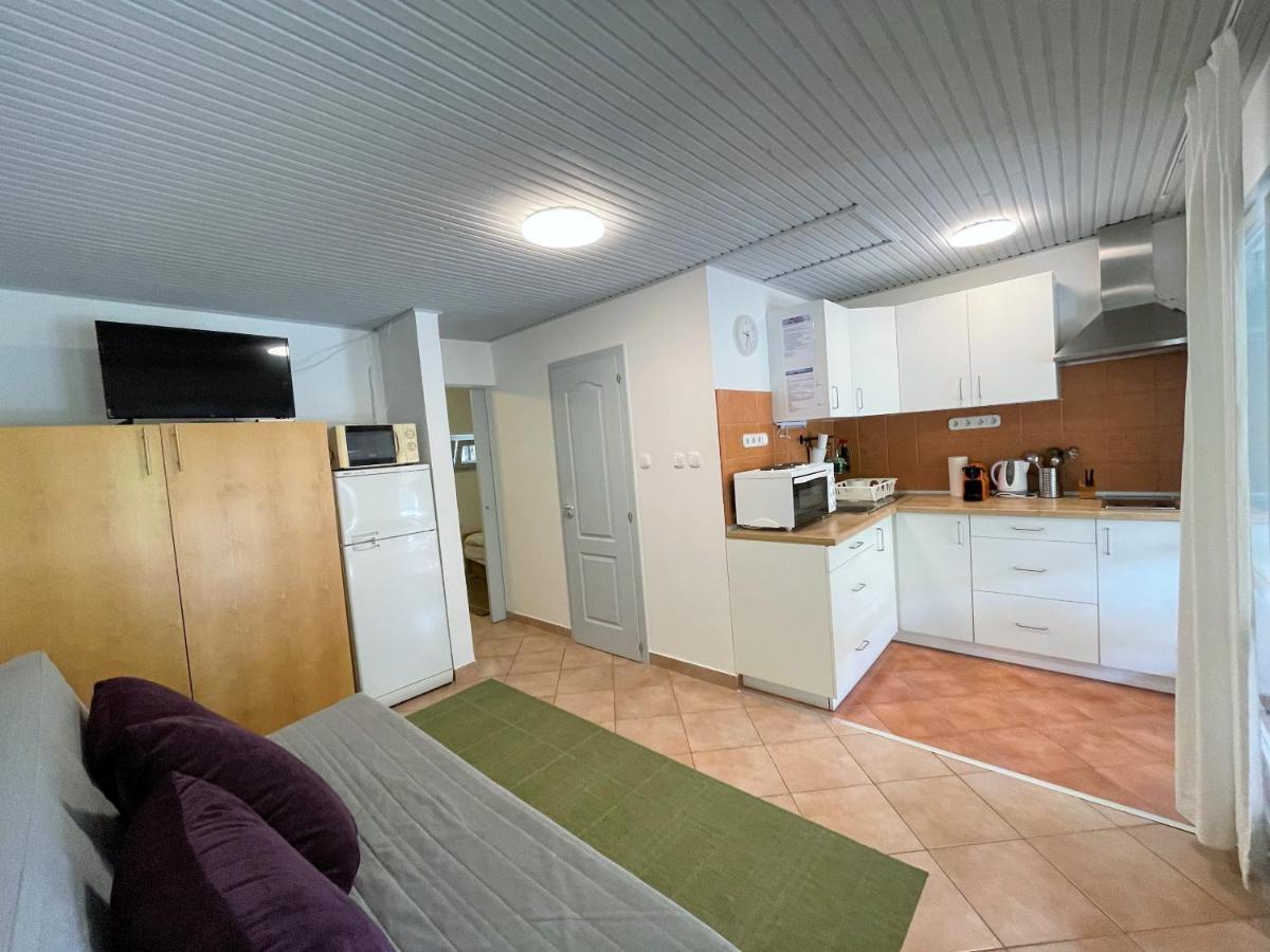 Ferienwohnung Iker Nyaralo Balatonfenyves Exterior foto