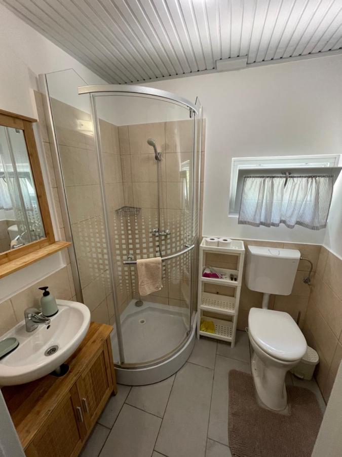 Ferienwohnung Iker Nyaralo Balatonfenyves Exterior foto